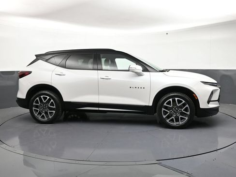 Certified 2023 Chevrolet Blazer RS w/ Driver Confidence II Package AWD/4WD image 6