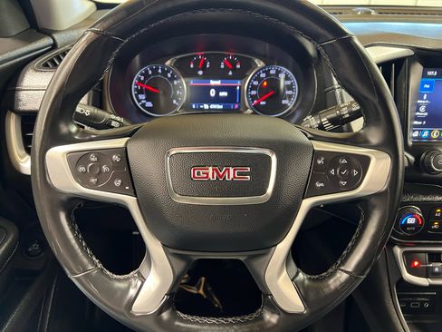 Used 2024 GMC Terrain SLT image 14