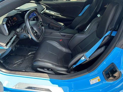Used 2023 Chevrolet Corvette Stingray Coupe w/ Z51 Performance Package RWD image 17