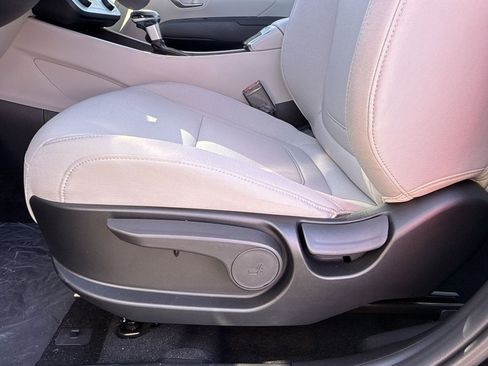 New 2026 Hyundai Tucson SE image 14