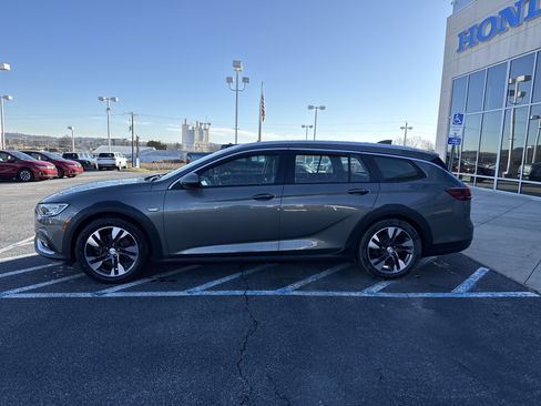Used 2018 Buick Regal Essence w/ Driver Confidence Package #1 image 6