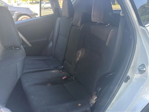 Used 2017 Toyota RAV4 LE AWD/4WD image 13