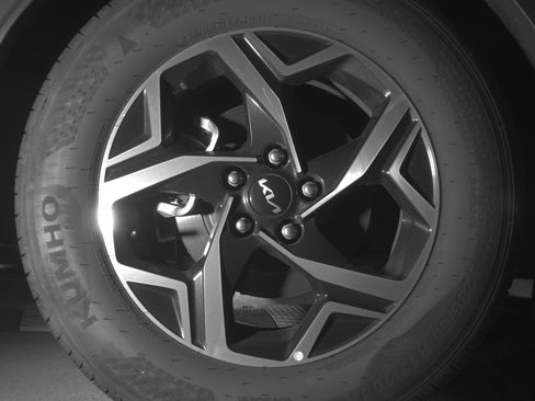 Used 2025 Kia Sportage LX image 15