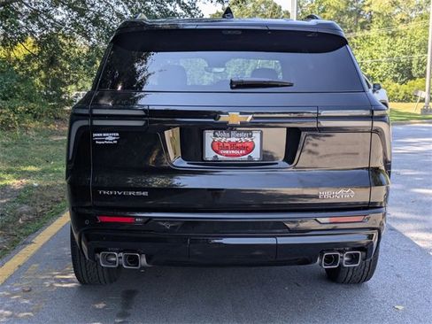 New 2026 Chevrolet Traverse High Country image 3