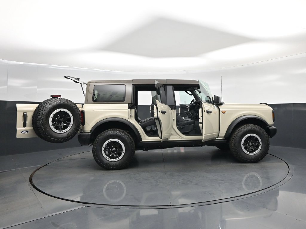 Used 2026 Ford Bronco Badlands AWD/4WD image 4