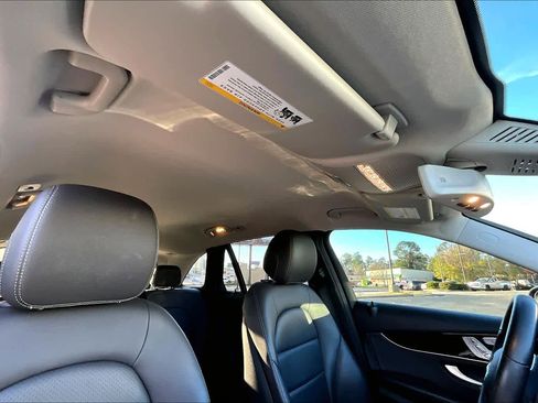 Used 2020 Mercedes-Benz GLC 300 image 14