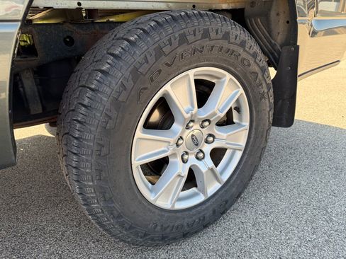 Used 2015 Ford F150 XLT w/ Equipment Group 302A Luxury AWD/4WD image 16