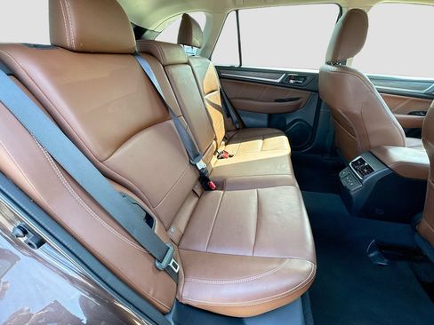 Used 2019 Subaru Outback 3.6R Touring w/ Popular Package #3A AWD/4WD image 35