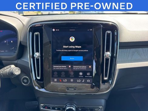 Certified 2025 Volvo XC40 B5 Plus AWD/4WD image 25