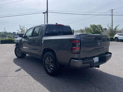 Used 2025 Nissan Frontier SV w/ SV Convenience Package RWD image 5