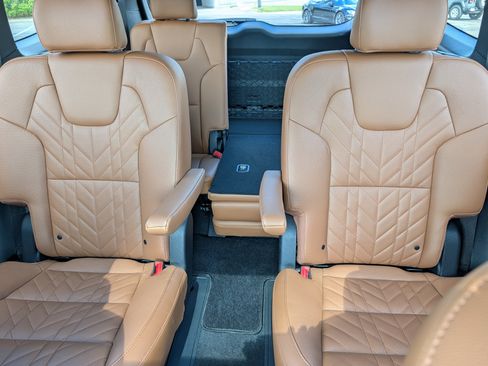 Certified 2025 Kia Telluride AWD image 13