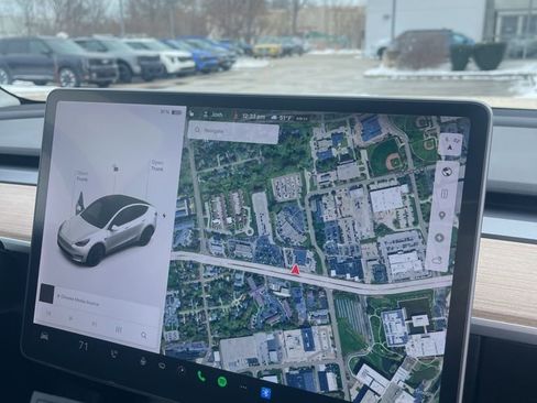 Used 2021 Tesla Model Y Long Range image 7