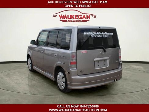 Used 2006 Scion xB FWD image 4