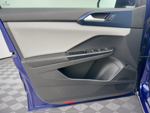 Certified 2023 Volkswagen Taos SE w/ Panoramic Sunroof Package FWD image 14