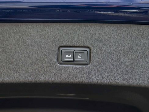 Used 2021 Audi Q8 Premium Plus w/ Premium Plus Package image 33