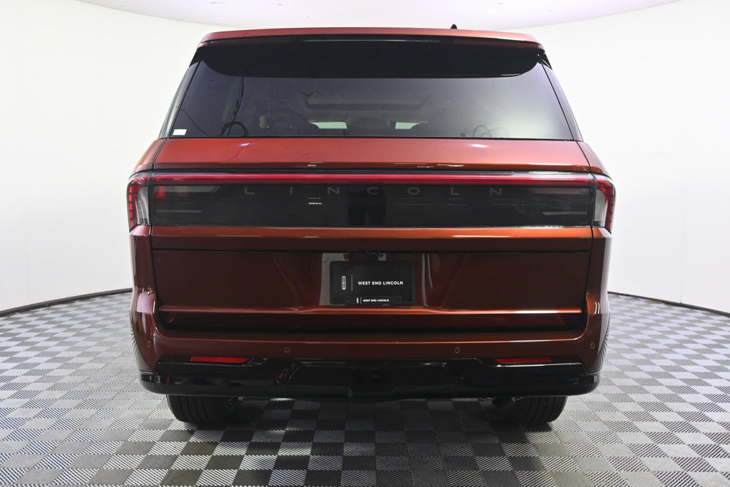 New 2027 Lincoln Navigator Reserve AWD/4WD image 5