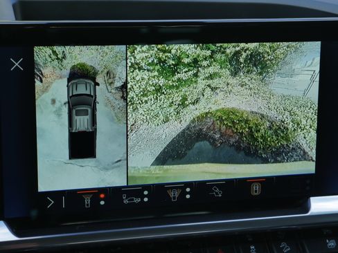 Used 2024 Chevrolet Silverado 1500 LTZ image 18