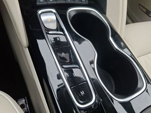 Certified 2022 Buick Envision Avenir w/ Technology Package II image 16