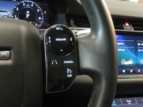 Used 2020 Land Rover Range Rover Evoque SE image 33