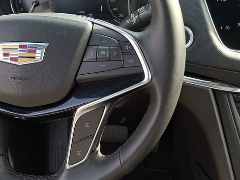 Used 2025 Cadillac XT5 Premium Luxury image 7