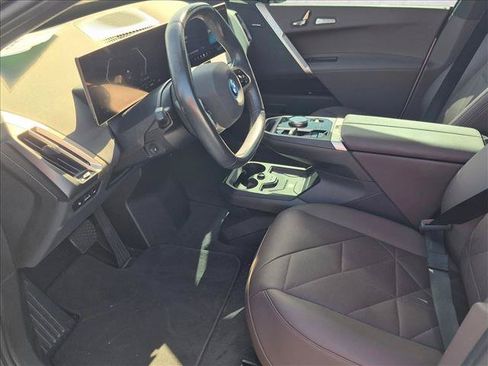 Used 2024 BMW iX xDrive50 w/ Premium Package AWD/4WD image 14