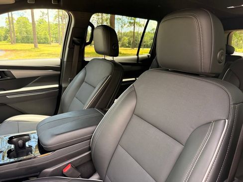 Used 2026 Buick Enclave Preferred FWD image 12