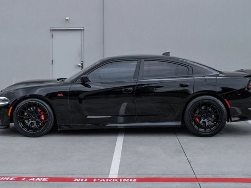 Used 2021 Dodge Charger R/T w/ Blacktop Package RWD image 16