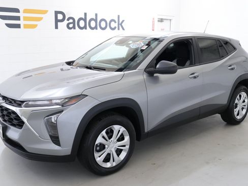 Used 2024 Chevrolet Trax LS image 3