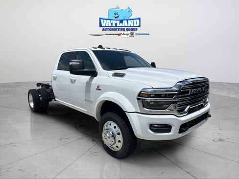 New 2026 RAM 5500 4x4 Crew Cab w/ Laramie Trim Package image 7