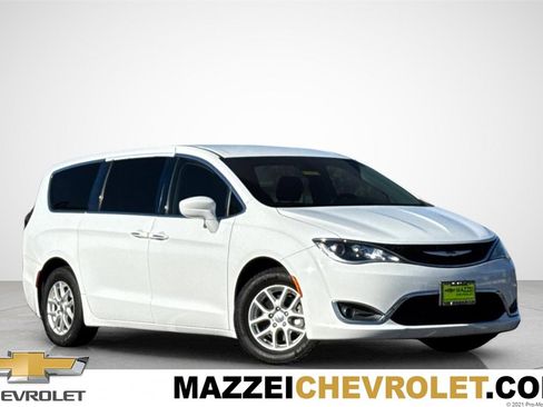 Used 2020 Chrysler Pacifica Touring image 1