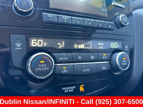 Used 2017 Nissan Rogue Sport SV AWD/4WD image 28