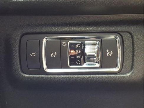 Used 2024 Lincoln Corsair AWD w/ Equipment Group 101A image 13