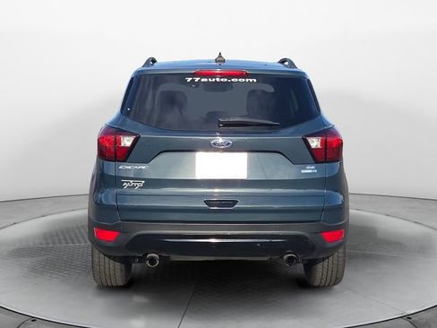 Used 2019 Ford Escape SE image 4