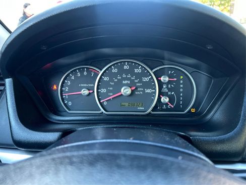 Used 2008 Mitsubishi Galant ES image 16