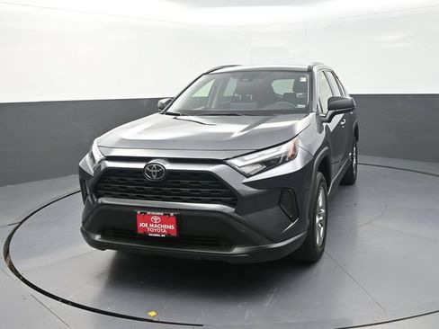 Used 2025 Toyota RAV4 LE AWD/4WD image 2