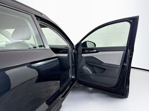 Used 2024 Volkswagen Taos S image 29