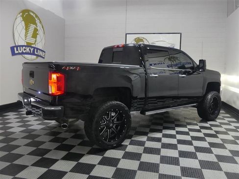 Used 2018 Chevrolet Silverado 1500 LTZ AWD/4WD image 10