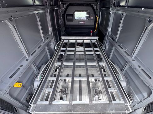 Used 2025 RAM ProMaster 2500 w/ Quick Order Package 22G SLT FWD image 8