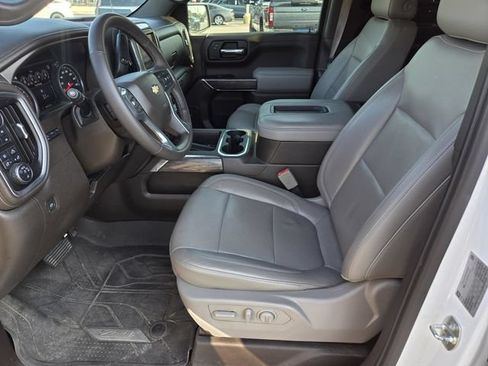 Used 2019 Chevrolet Silverado 1500 LTZ w/ LTZ Premium Package AWD/4WD image 26