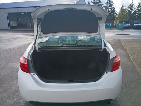Used 2017 Toyota Corolla LE w/ LE Eco Premium Package FWD image 26