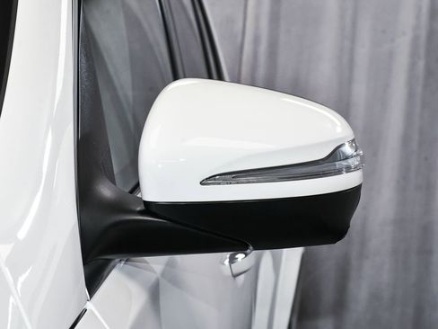 Used 2025 Mercedes-Benz GLE 450e 4MATIC w/ AMG Line Exterior image 81