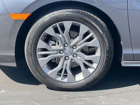 Used 2025 Honda Odyssey Touring image 35
