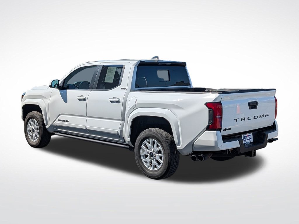 Used 2024 Toyota Tacoma SR5 AWD/4WD image 10