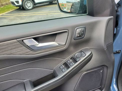 Used 2023 Ford Escape Platinum w/ Class II Trailer Tow Package image 8