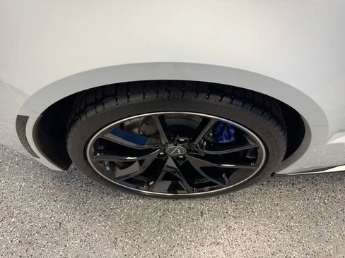 Used 2018 Chevrolet Corvette Z06 w/ Carbon 65 Edition RWD image 28