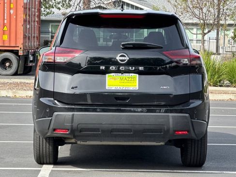Used 2025 Nissan Rogue SV image 12