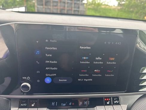 Used 2025 Toyota Camry SE FWD image 26