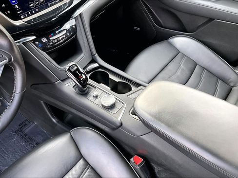 Used 2024 Cadillac XT6 Sport w/ Platinum Package image 16