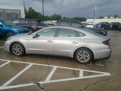 Used 2020 Hyundai Sonata SEL w/ Premium + Sunroof Package FWD image 12