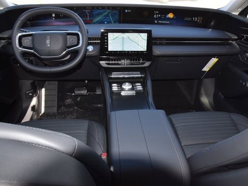 New 2026 Lincoln Nautilus Reserve w/ Jet Appearance Package image 16